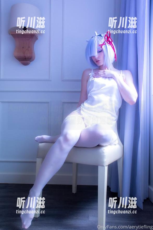 Aery Tiefling的写真集：分享一下早晨的阳光与星野爱的温暖